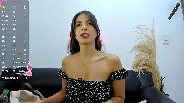 jessyegoldenn online show from May 14, 4:46 pm