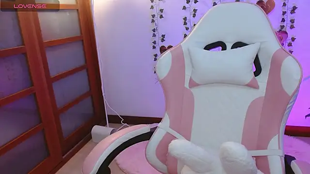 hellokitty  valery online show from May 27, 3:36 am