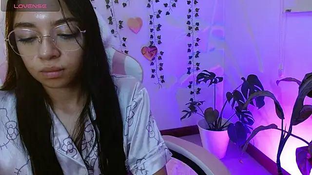 hellokitty  valery online show from May 20, 1:02 am
