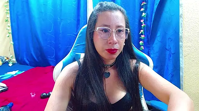 Gia leinn online show from May 8, 12:03 am