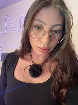 Dirty-Bunnyyy online show from July 7, 5:21 am