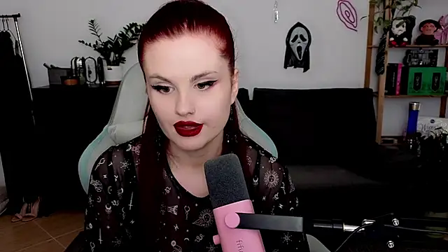 Della Ideal online show from December 14, 8:03 pm