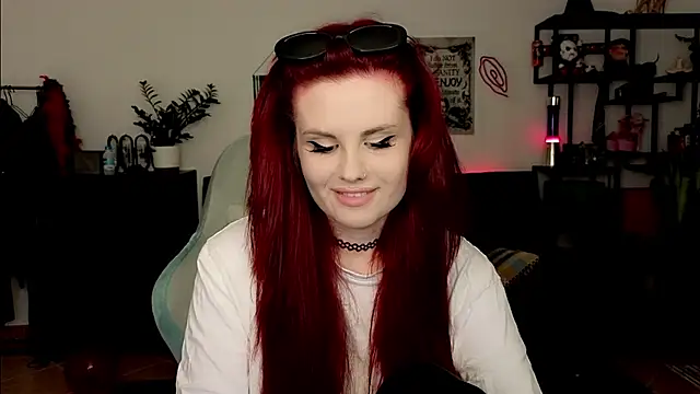 Della Ideal online show from March 2, 6:03 pm