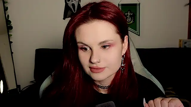 Della Ideal online show from December 3, 6:21 pm