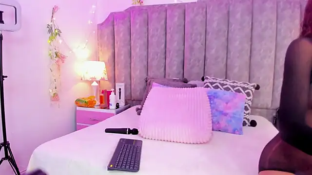  AshleyPayton  online show from November 5, 9:42 pm