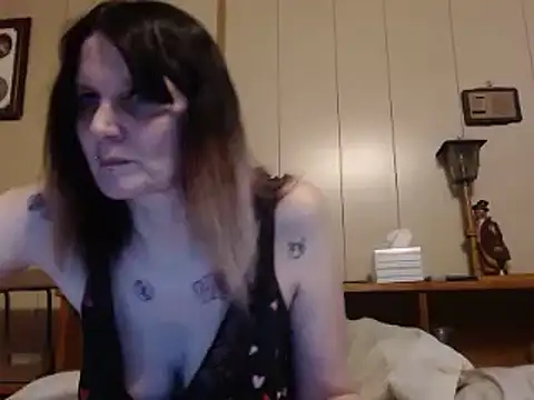 Hotmodel1984 online show from May 23, 8:29 pm