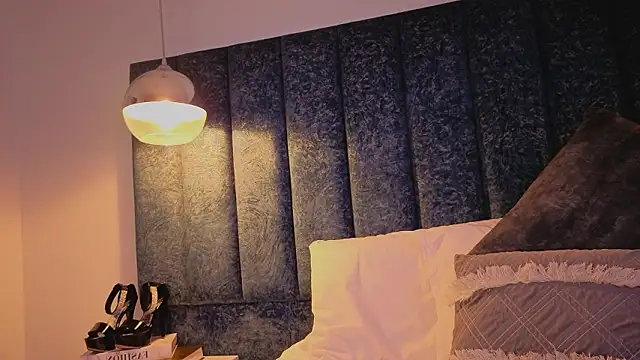 Ariannaa Suarez1 online show from February 7, 8:56 pm