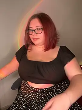 Lily lu one online show from October 5, 10:37 pm