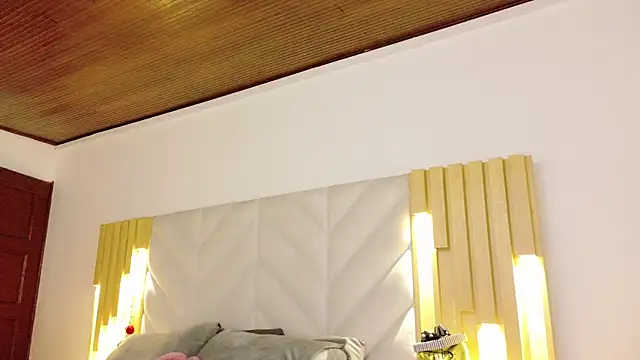 Anaise latif online show from March 9, 11:35 am