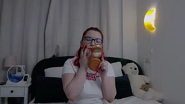 KailyKay online show from May 22, 6:06 pm