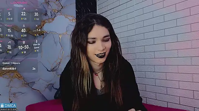 MaeveKuro online show from May 7, 3:22 am