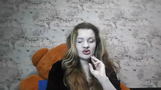 Eveline May online show from April 2, 4:59 pm