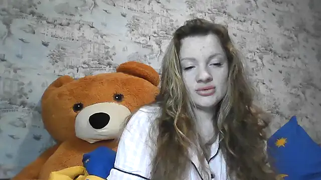 Eveline May online show from March 10, 7:18 pm