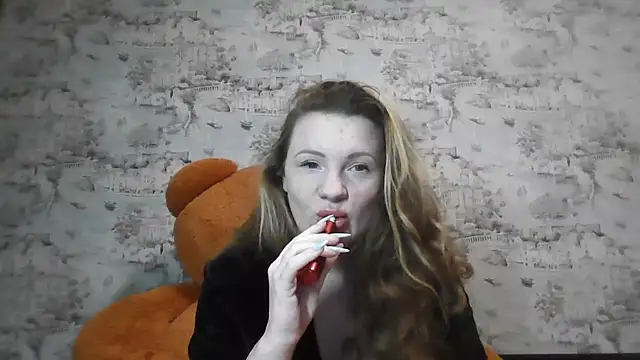 Eveline May online show from April 3, 6:17 pm