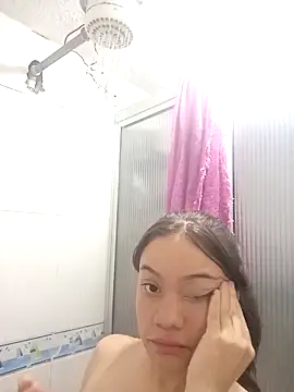 Snapshot of Valen_thompsom_002 chatting on September 22, 5:39 am Valen thompsom 002 online show from September 22, 5:39 am