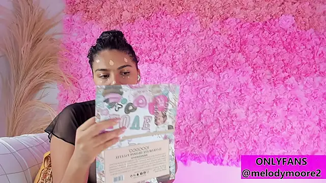 Melodymoore  online show from October 16, 10:12 pm