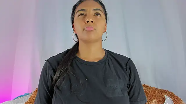 Melodymoore  online show from May 27, 1:05 am