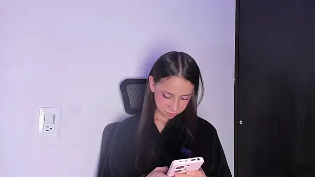 zephyra-angels online show from February 28, 4:12 am