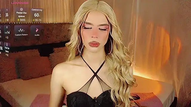 Dalila moan online show from May 14, 12:05 am