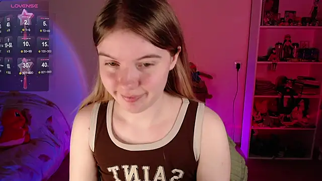 Strawberry juli online show from May 20, 5:37 am
