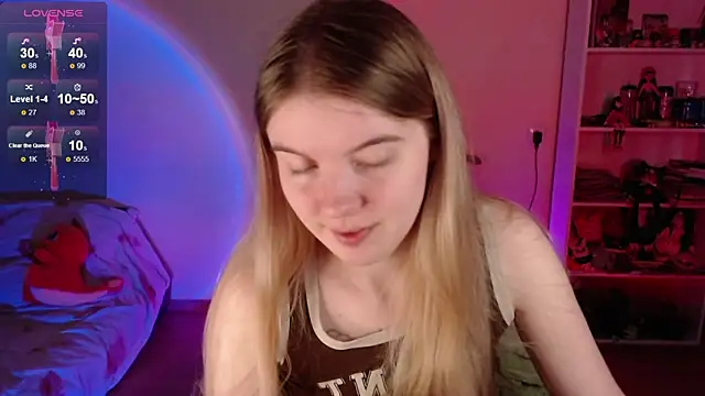 Strawberry juli online show from May 19, 5:36 am
