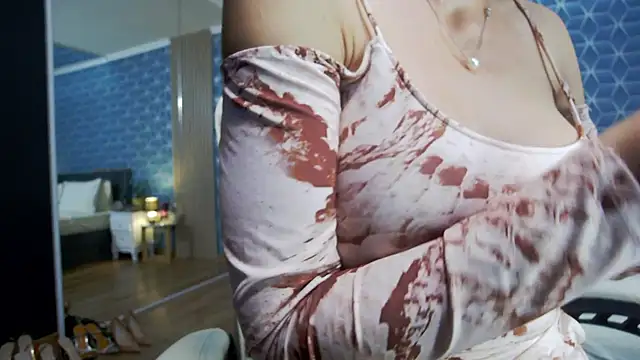 zoeylarkens online show from October 11, 5:26 pm