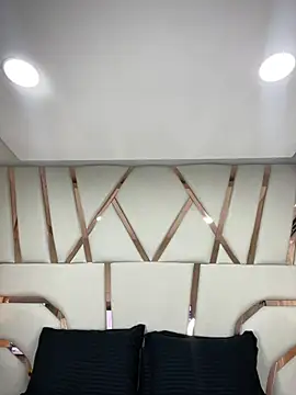 Madisson-Rivas online show from April 3, 7:45 pm