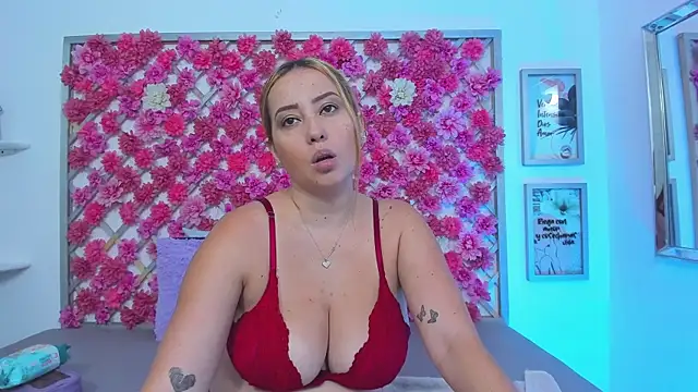 emmyrouse  online show from May 13, 8:03 pm