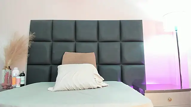 SeleneLujan online show from March 28, 12:04 pm