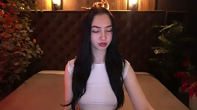 WildKittenX  online show from May 4, 6:28 am