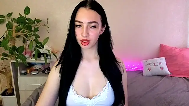 WildKittenX  online show from May 26, 5:29 am