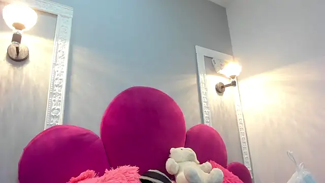 Bonniie 22 online show from March 19, 7:40 pm