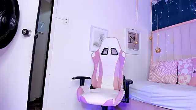 Allison greey online show from January 14, 7:30 pm