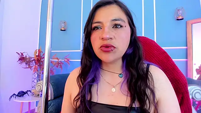 TaraTaylorr online show from May 24, 3:49 am