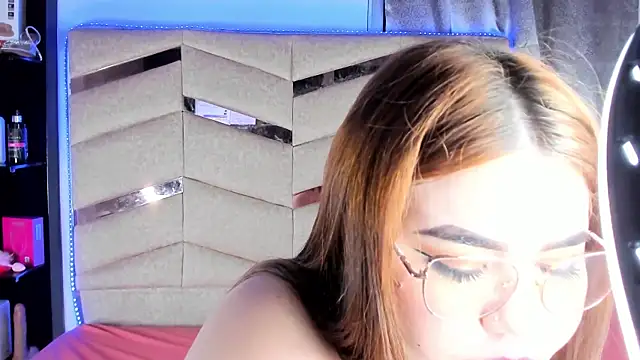 MadissonLee   online show from May 12, 10:27 pm