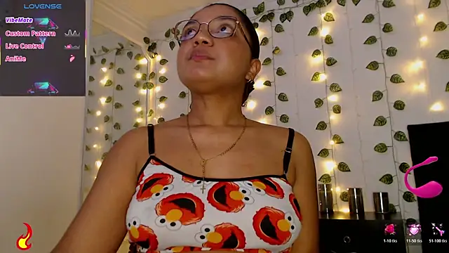 victtoria cane63 online show from May 14, 11:10 pm