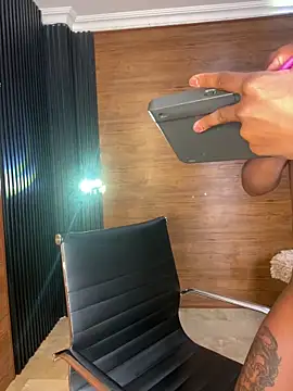 PinkyMoon online show from March 13, 4:58 am