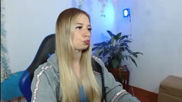 hannah 026 online show from November 11, 3:35 am