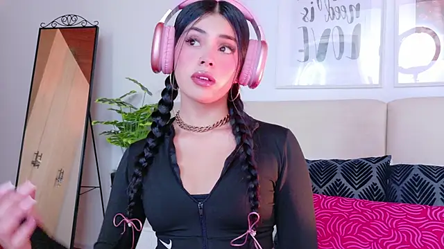 SaritaBratz online show from October 9, 8:46 pm