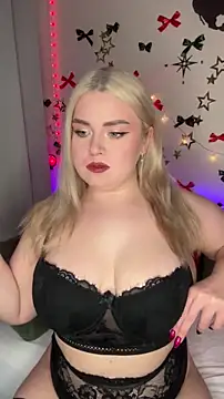 April Vancee online show from December 18, 3:50 pm