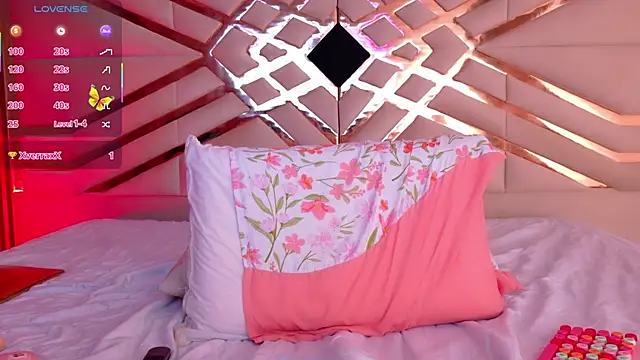 playfulcurvy online show from October 7, 10:25 pm