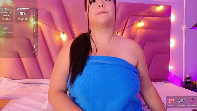 playfulcurvy online show from October 25, 8:05 pm