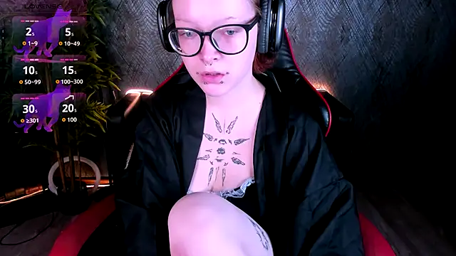 NicoleFlloret online show from September 10, 1:44 pm