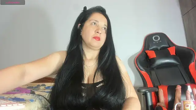 hot-nikol online show from March 13, 3:41 am