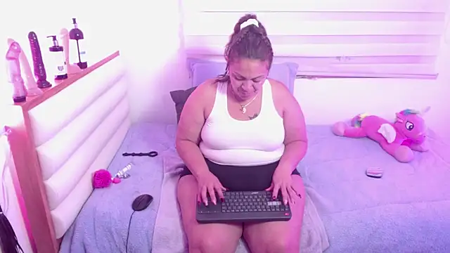 scarlettbooty online show from April 29, 11:02 am