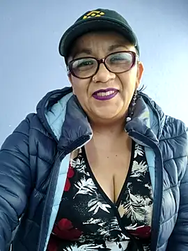Tonhermosa online show from July 11, 1:22 pm