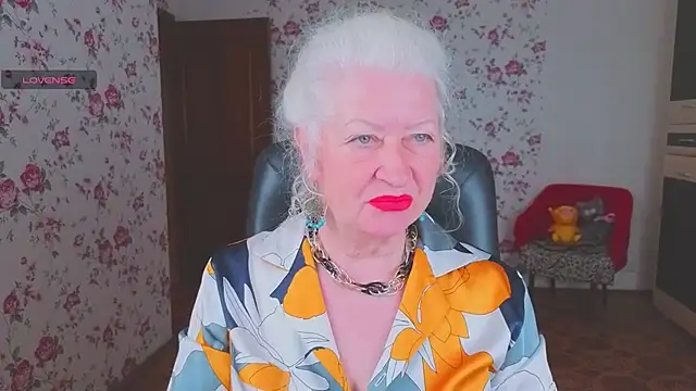 Maya Mayflower online show from May 12, 3:15 am