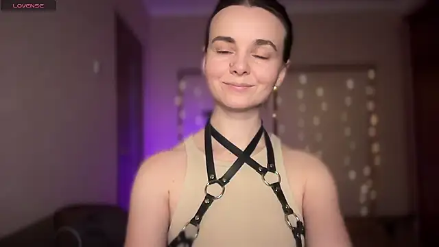 lanaloulou online show from October 16, 8:33 pm