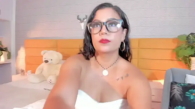 LeilaHiuston online show from April 30, 4:34 pm