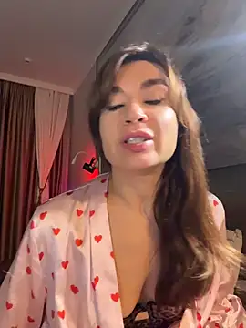Mary Kiitty online show from May 22, 2:04 pm